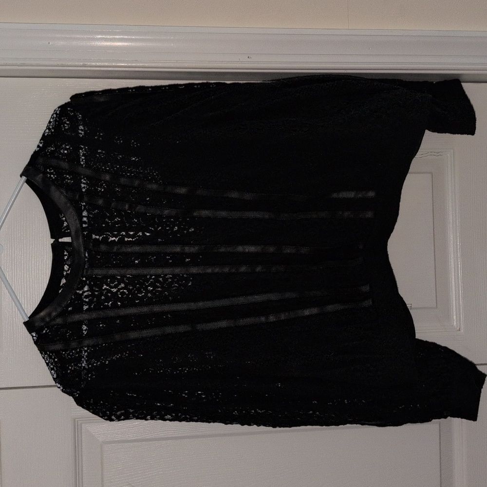 Beautiful lace Express top